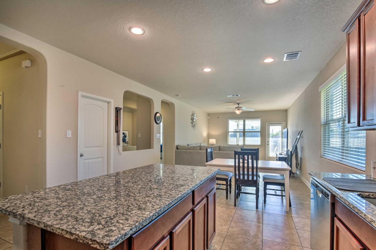 San Antonio Home With Yard About 8 Mi To Lackland! Экстерьер фото