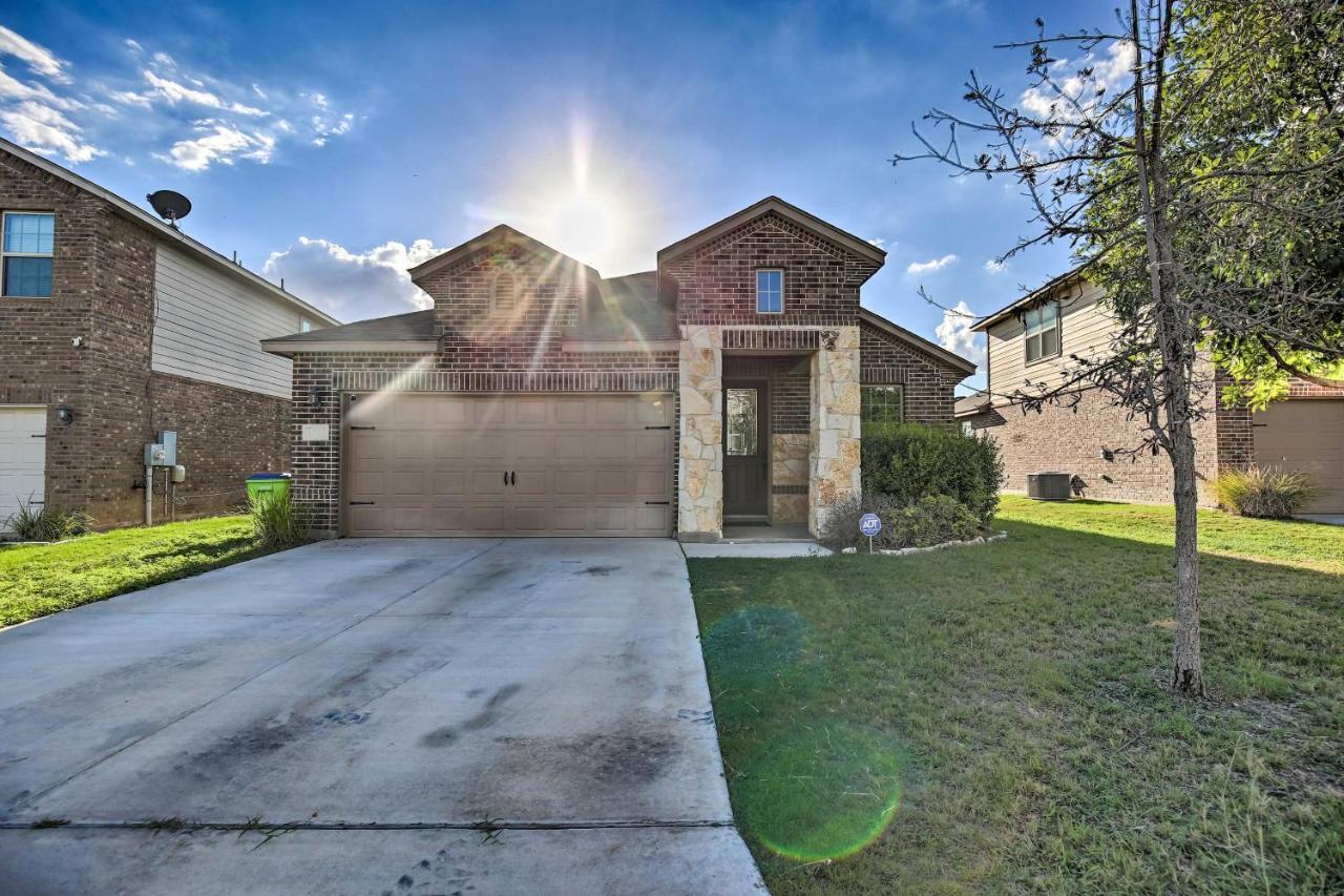 San Antonio Home With Yard About 8 Mi To Lackland! Экстерьер фото