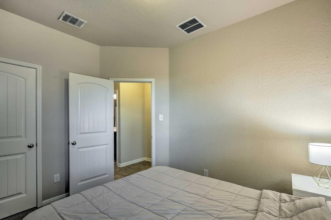 San Antonio Home With Yard About 8 Mi To Lackland! Экстерьер фото